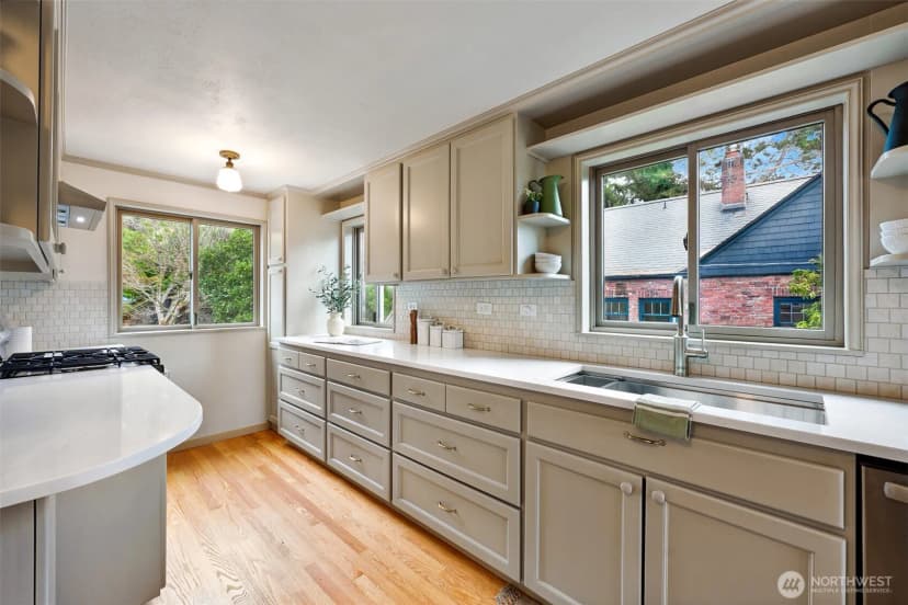 Property photo for 8046 11th Avenue Nw, Seattle photo 10