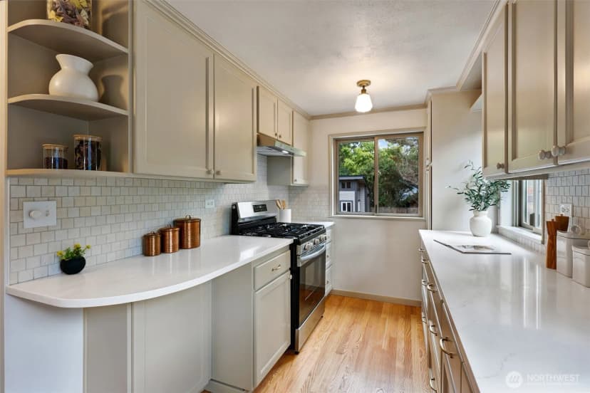 Property photo for 8046 11th Avenue Nw, Seattle photo 12