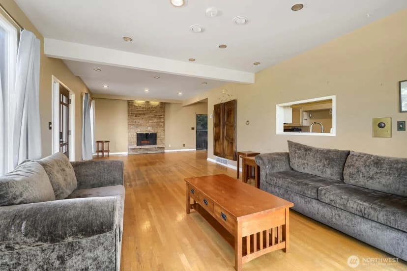 Property photo for 803 Ne 72nd Street, Seattle photo 14