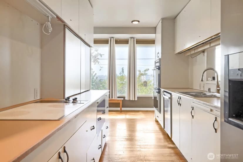Property photo for 803 Ne 72nd Street, Seattle photo 17