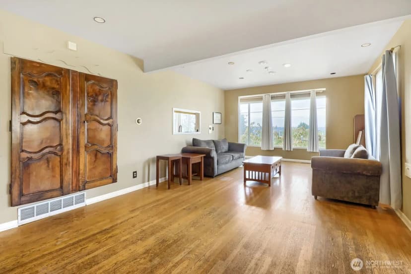 Property photo for 803 Ne 72nd Street, Seattle photo 15