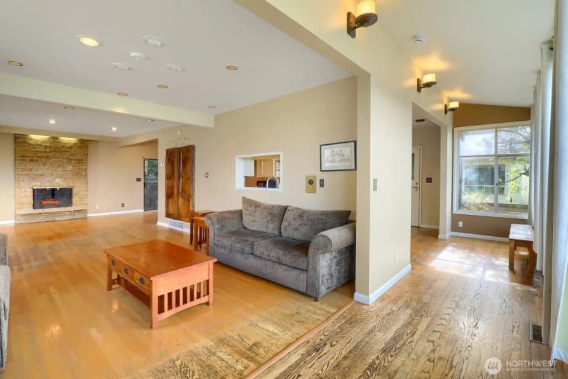Property photo for 803 Ne 72nd Street, Seattle photo 13