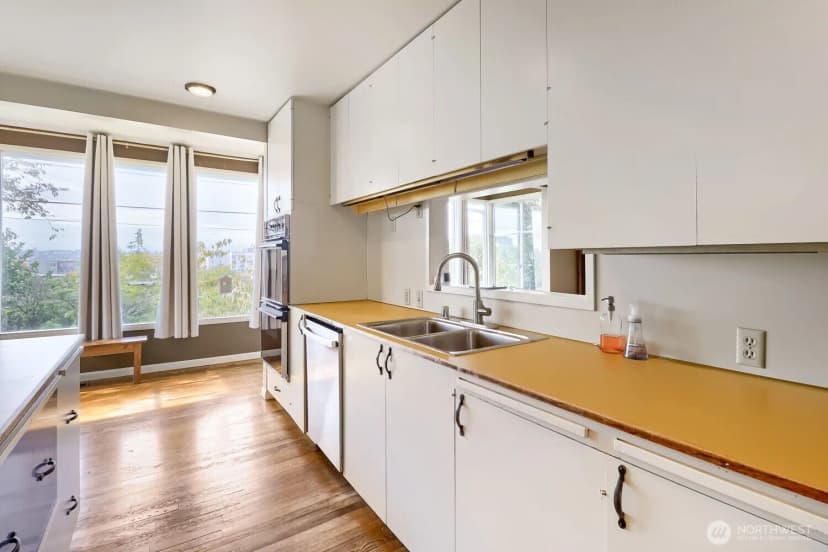 Property photo for 803 Ne 72nd Street, Seattle photo 19