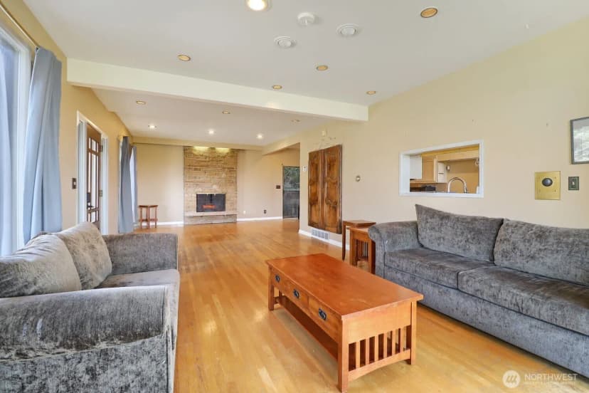 Property photo for 803 Ne 72nd Street, Seattle photo 12