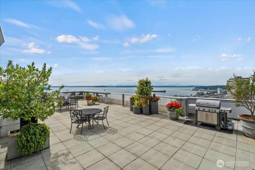 Property photo for 121 Vine Street #1404, Seattle photo 3