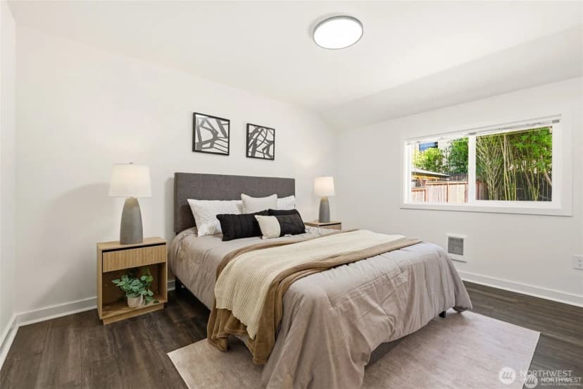 Property photo for 12042 14th Avenue Ne, Seattle photo 17