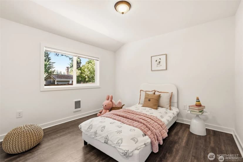 Property photo for 12042 14th Avenue Ne, Seattle photo 21