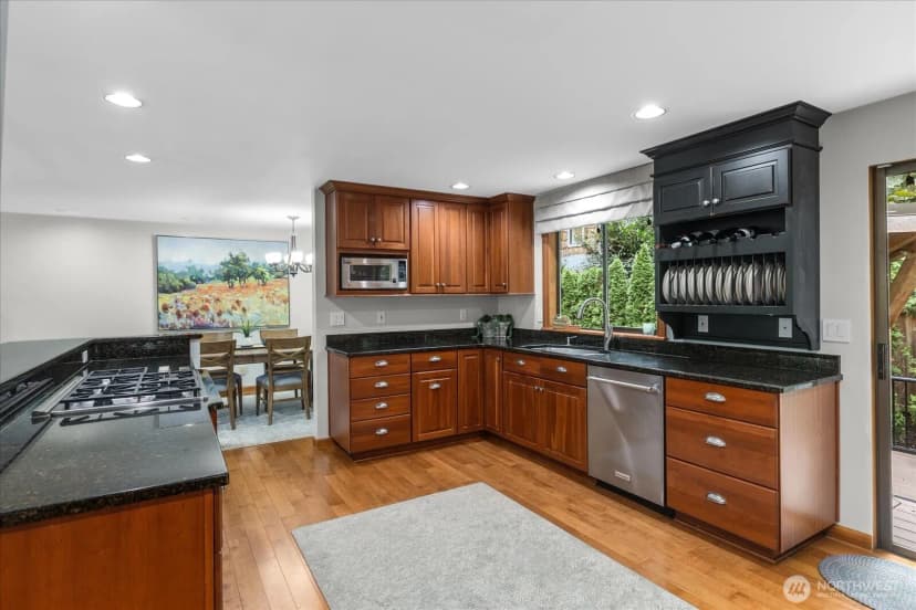 Property photo for 4130 156th Lane Se, Bellevue photo 13