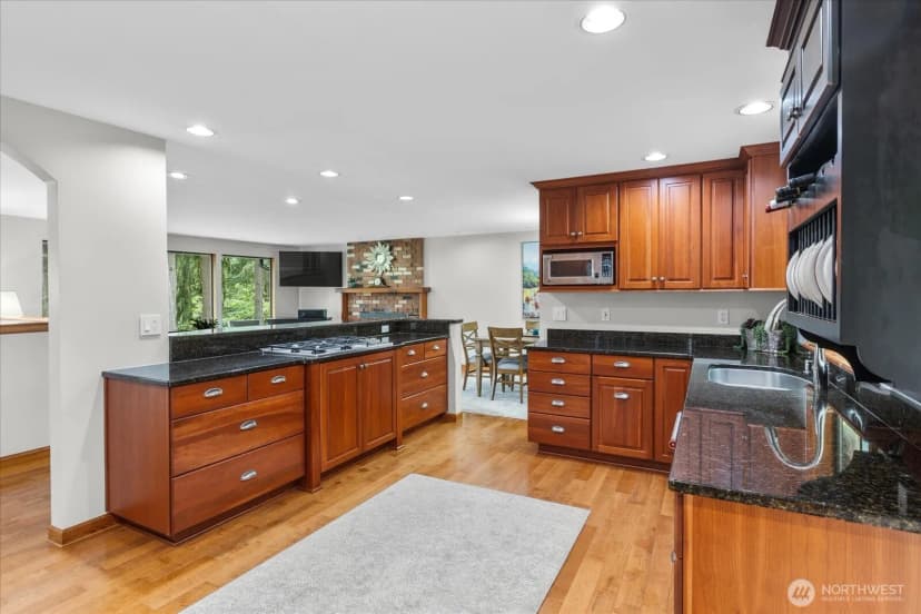 Property photo for 4130 156th Lane Se, Bellevue photo 14