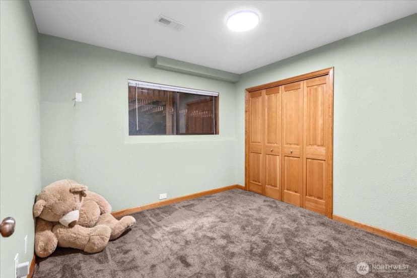Property photo for 4130 156th Lane Se, Bellevue photo 35