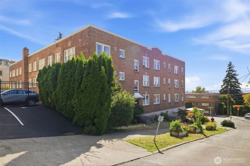 Property photo for 220 W Olympic Place #303, Seattle photo 32