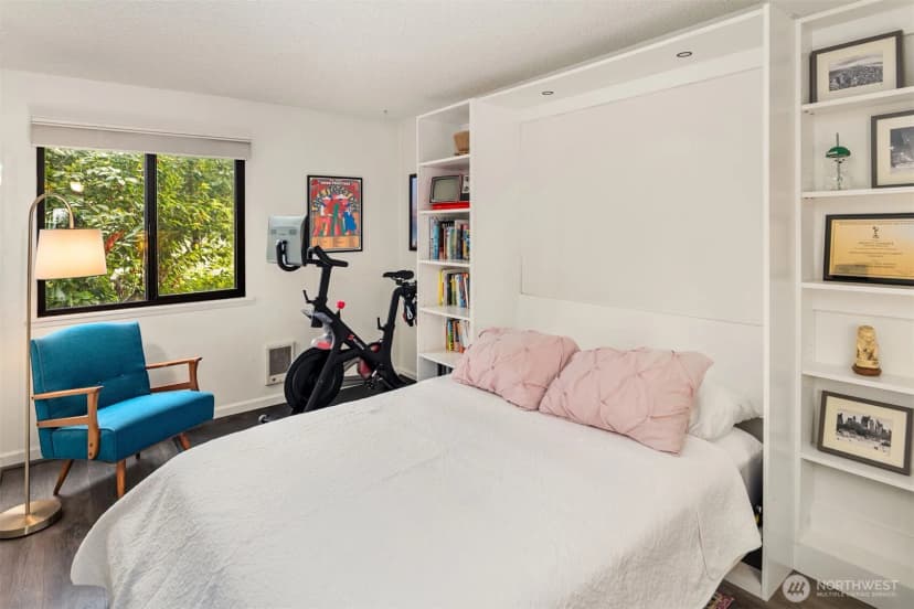 Property photo for 11239 Greenwood Avenue N #304, Seattle photo 22