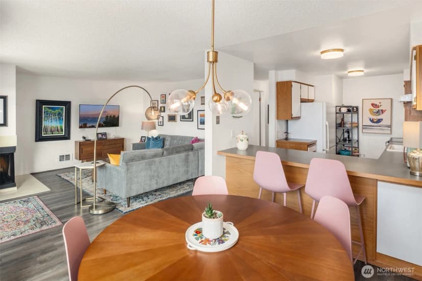Property photo for 11239 Greenwood Avenue N #304, Seattle photo 17