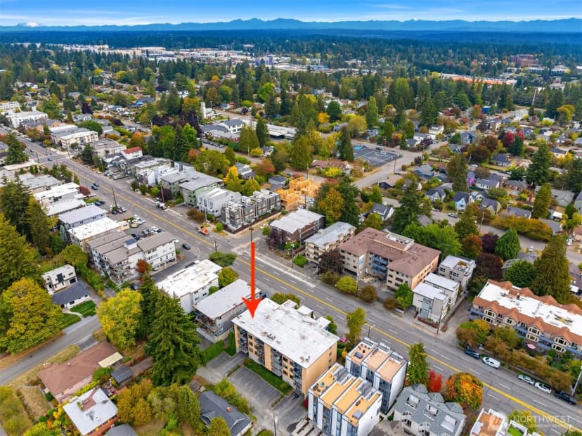Property photo for 11239 Greenwood Avenue N #304, Seattle photo 26