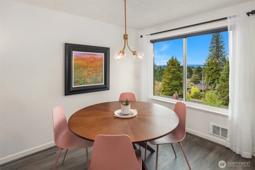 Property photo for 11239 Greenwood Avenue N #304, Seattle photo 15
