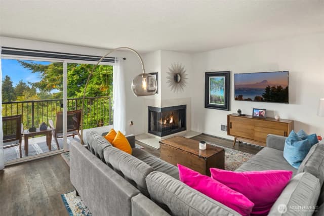 Property photo for 11239 Greenwood Avenue N #304, Seattle photo 4