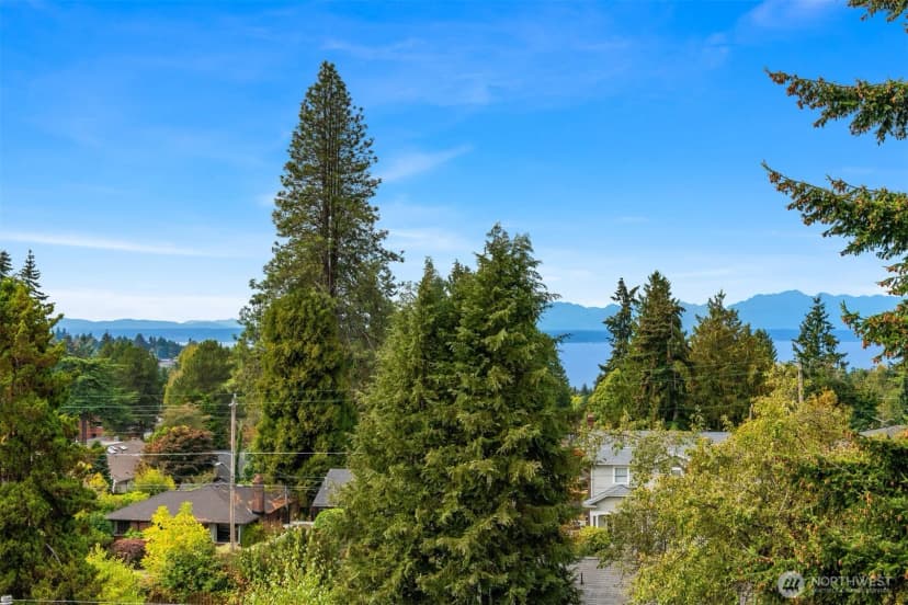Property photo for 11239 Greenwood Avenue N #304, Seattle photo 10
