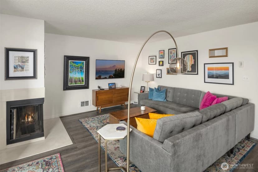 Property photo for 11239 Greenwood Avenue N #304, Seattle photo 6