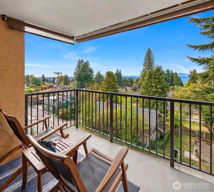 Property photo for 11239 Greenwood Avenue N #304, Seattle photo 8
