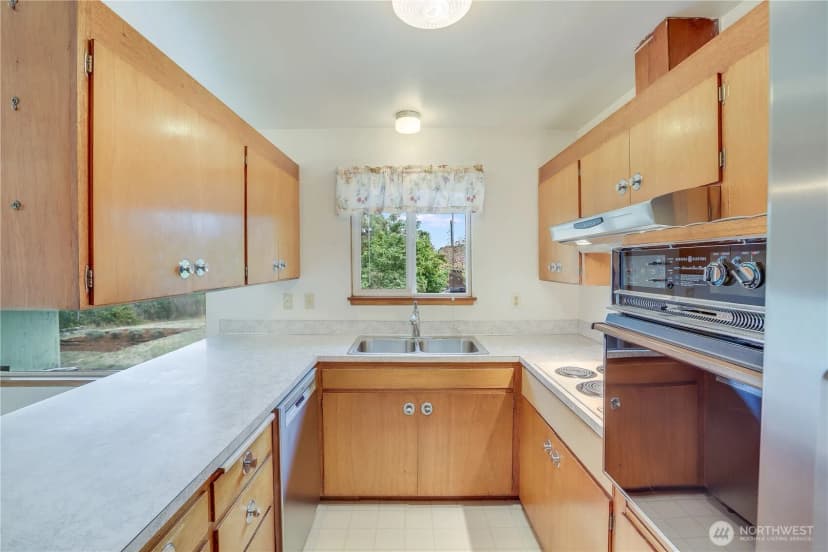 Property photo for 7320 33rd Avenue S, Seattle photo 13