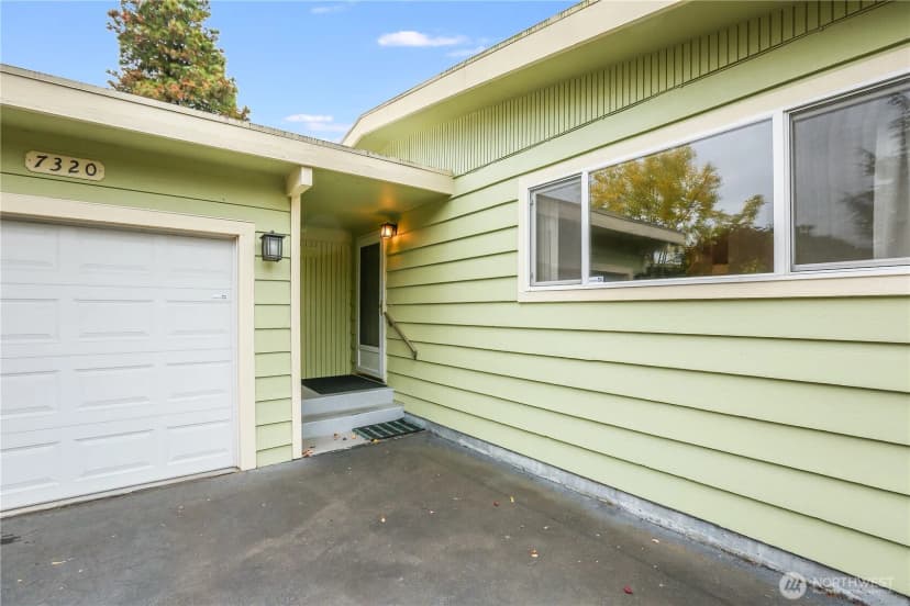 Property photo for 7320 33rd Avenue S, Seattle photo 4