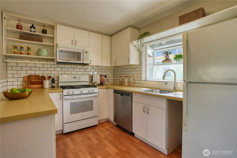 Property photo for 9016 12th Avenue Nw, Seattle photo 8
