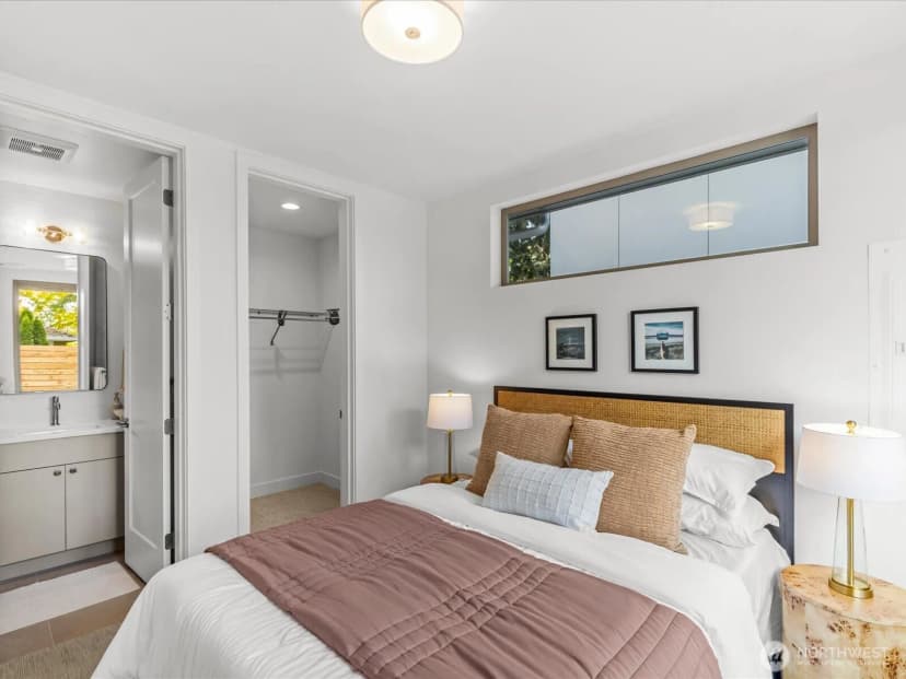 Property photo for 307 Nw 52nd Street #b, Seattle photo 6