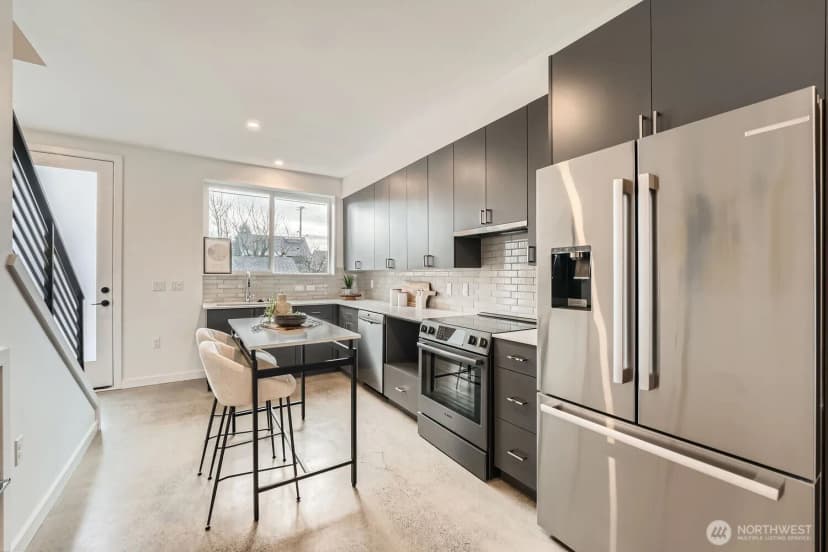 Property photo for 6610 Carleton Avenue S #a, Seattle photo 8