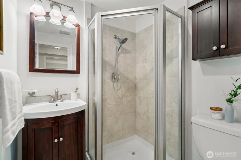 Property photo for 11357 25th Avenue Ne, Seattle photo 16