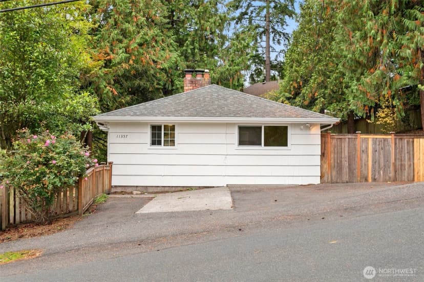 Property photo for 11357 25th Avenue Ne, Seattle photo 24