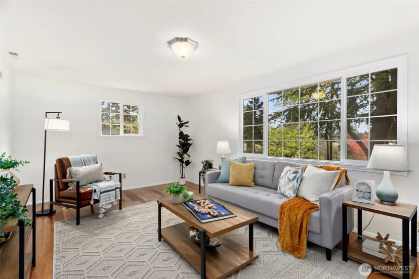 Property photo for 11357 25th Avenue Ne, Seattle photo 12