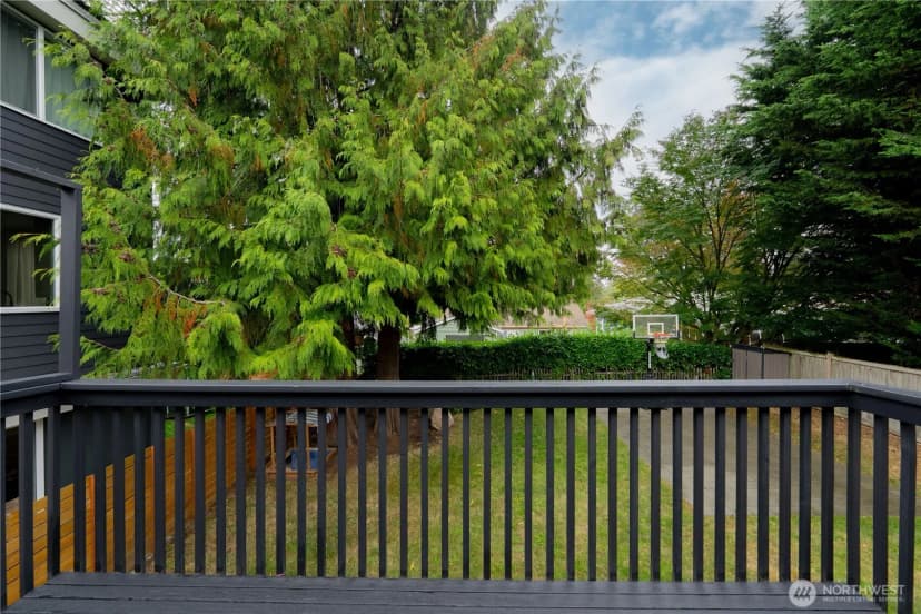 Property photo for 14322 Wallingford Avenue N, Seattle photo 31