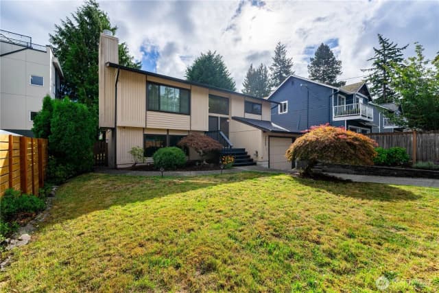 Property photo for 14322 Wallingford Avenue N, Seattle photo 4