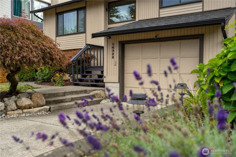 Property photo for 14322 Wallingford Avenue N, Seattle photo 3