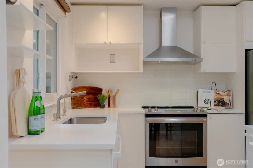 Property photo for 14322 Wallingford Avenue N, Seattle photo 14