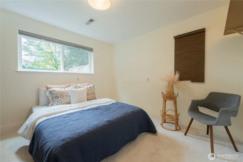 Property photo for 14322 Wallingford Avenue N, Seattle photo 28