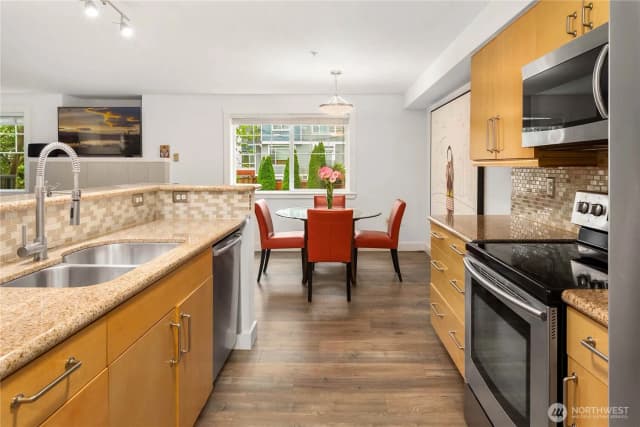 Property photo for 107 20th Avenue #209, Seattle photo 2