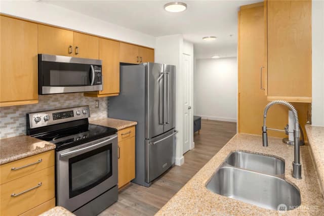 Property photo for 107 20th Avenue #209, Seattle photo 3