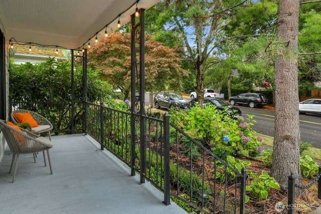 Property photo for 1812 6th Avenue W, Seattle photo 3