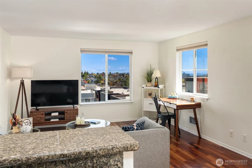 Property photo for 300 10th Avenue #b409, Seattle photo 10