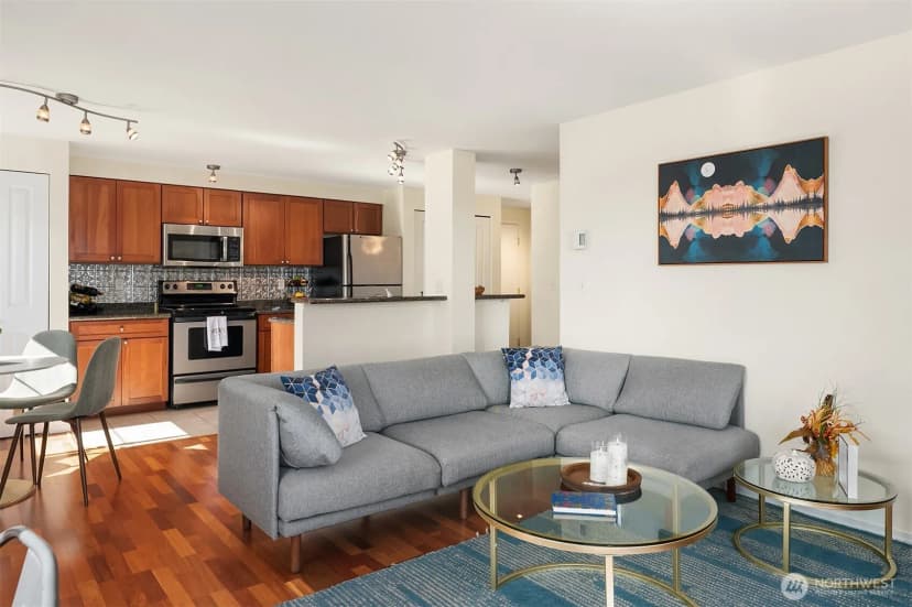 Property photo for 300 10th Avenue #b409, Seattle photo 3
