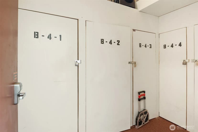 Property photo for 300 10th Avenue #b409, Seattle photo 22