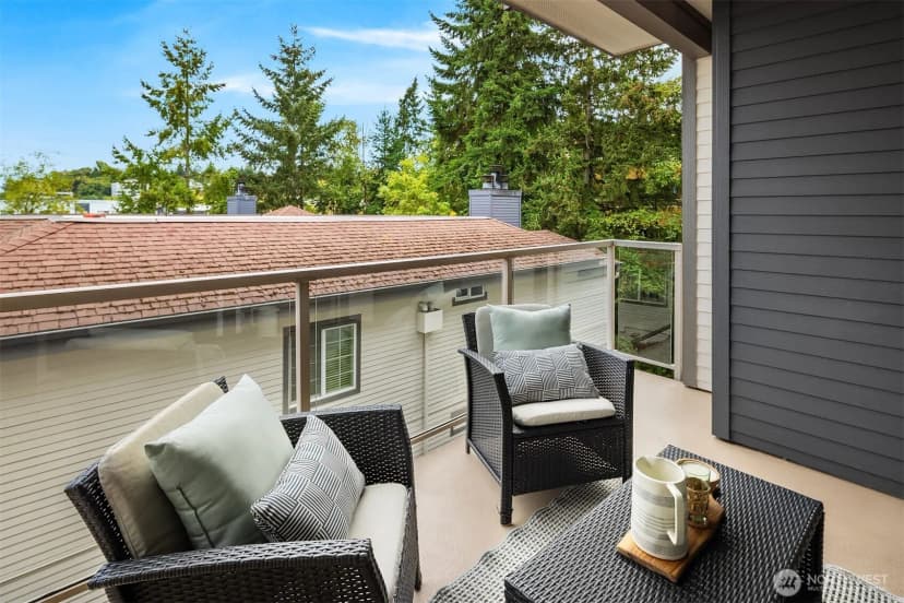 Property photo for 2760 76th Avenue Se #402, Mercer Island photo 11
