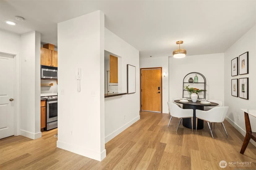 Property photo for 2760 76th Avenue Se #402, Mercer Island photo 6