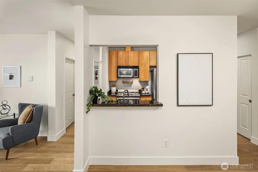 Property photo for 2760 76th Avenue Se #402, Mercer Island photo 8