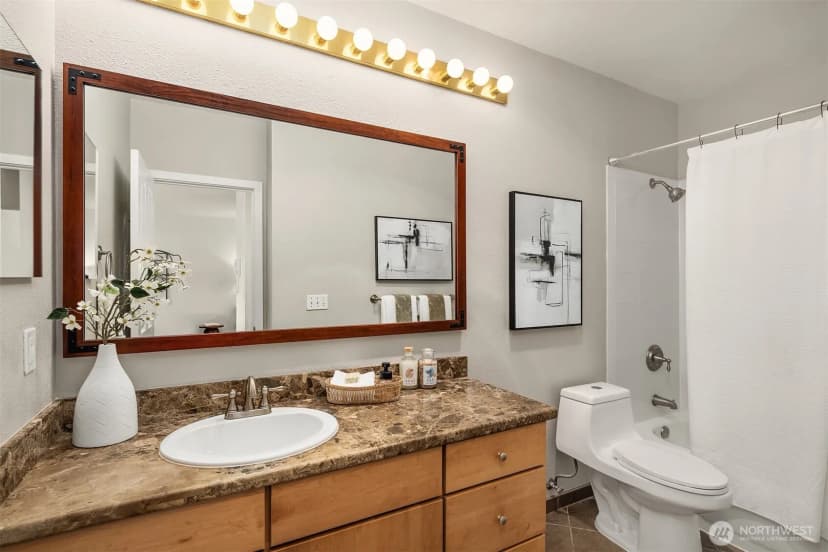 Property photo for 2760 76th Avenue Se #402, Mercer Island photo 17