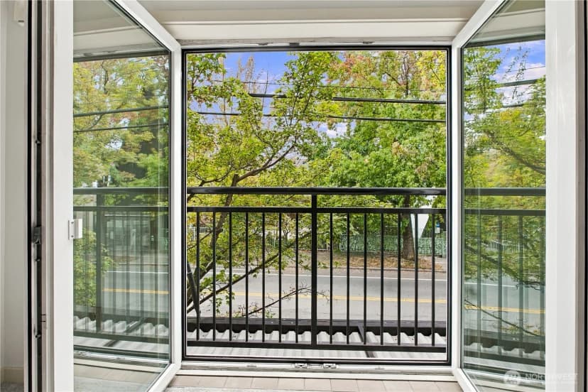 Property photo for 701 1st Avenue N #204, Seattle photo 25