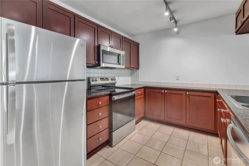 Property photo for 701 1st Avenue N #204, Seattle photo 7