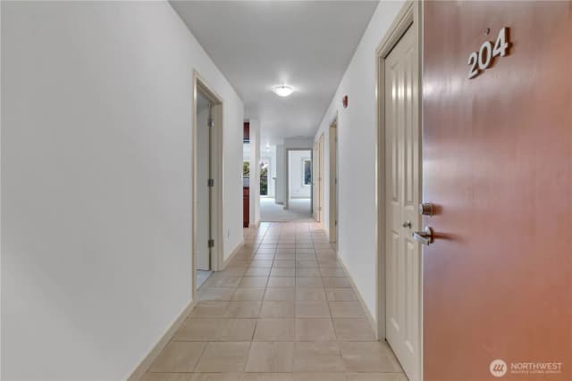 Property photo for 701 1st Avenue N #204, Seattle photo 4