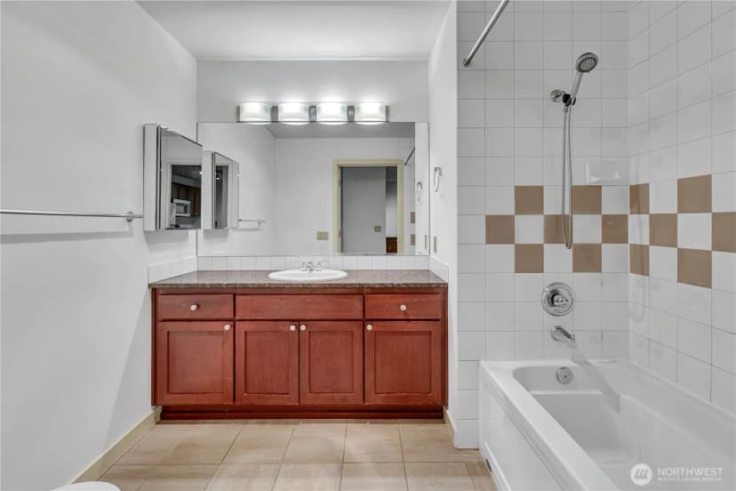 Property photo for 701 1st Avenue N #204, Seattle photo 28